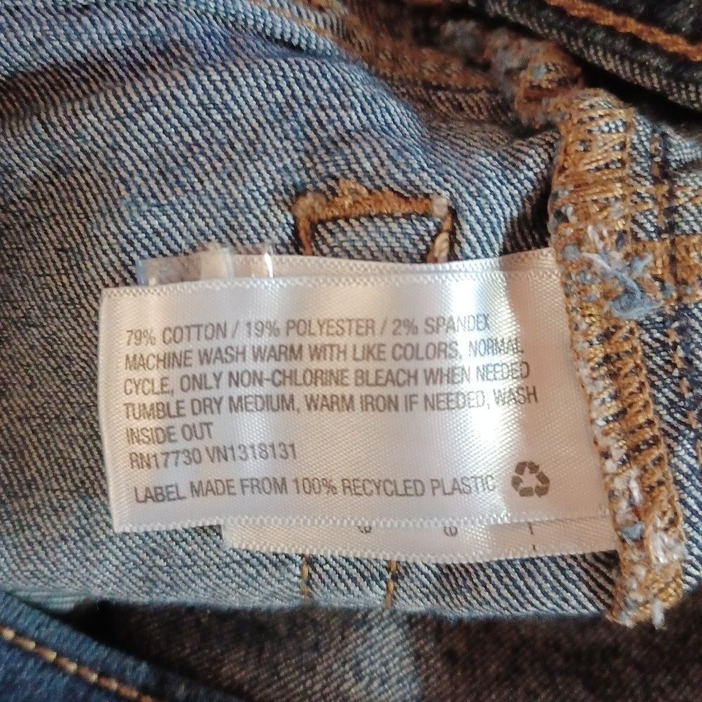 601648......Wild Fable Dark Wash Jean Shorts Size 8/29, 27"W, 2" Inseam - Picture 6 of 6